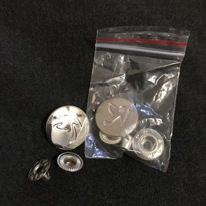 Set of 2 replacement snaps for Zumba pants